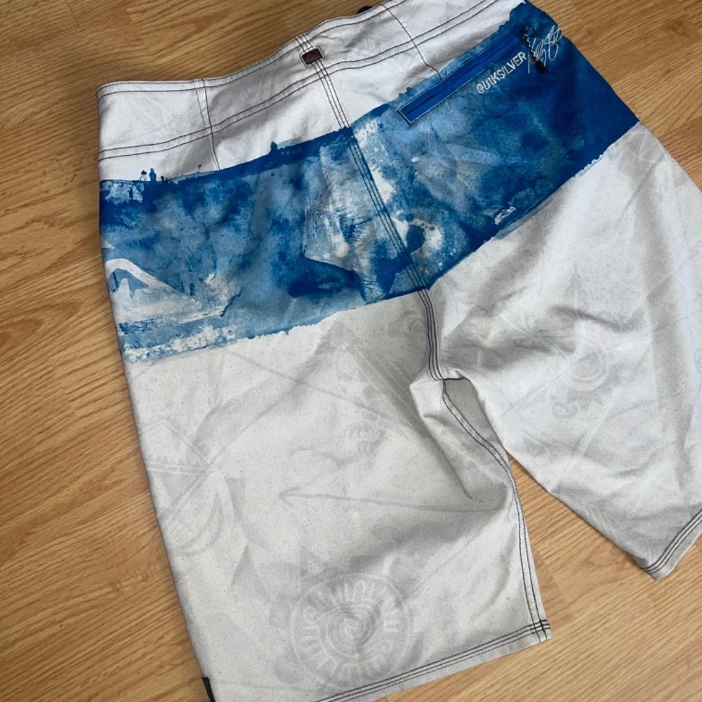 Quicksilver Cypher Kelly Nomad 21Inch Gray and Blue Boardshorts Size 31